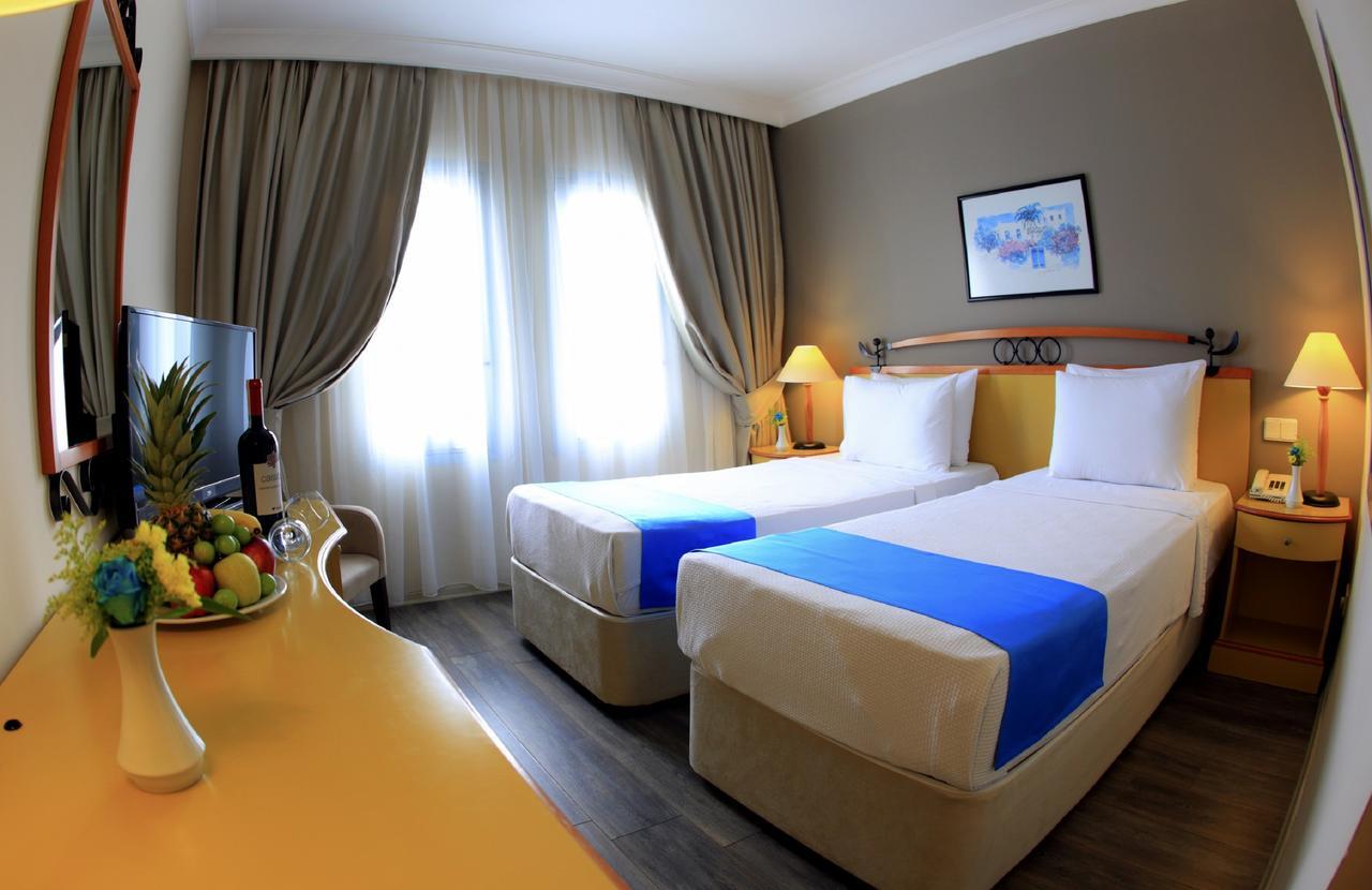 Roseira Beach Resort Gulluk Buitenkant foto